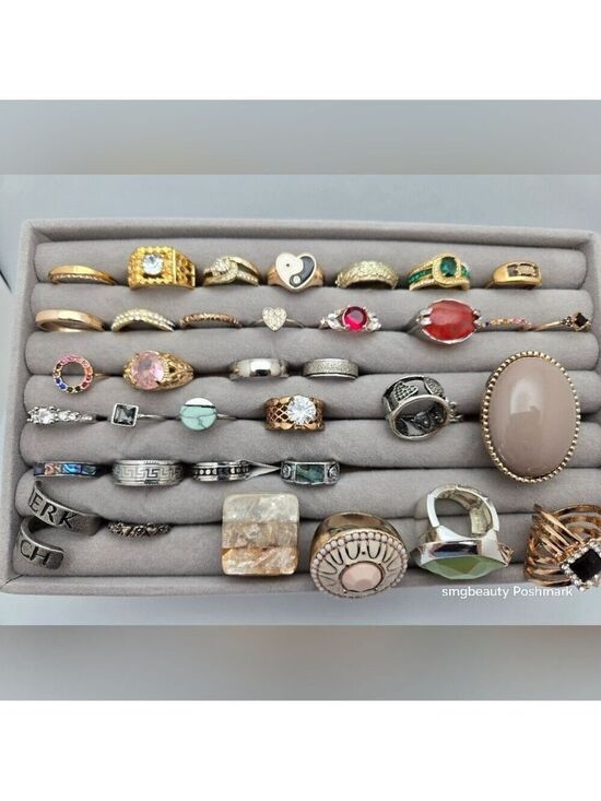 unbranded Jewelry - Lot of 35 Assorted Rings Mixed Sizes & Colors Fashion Jewelry